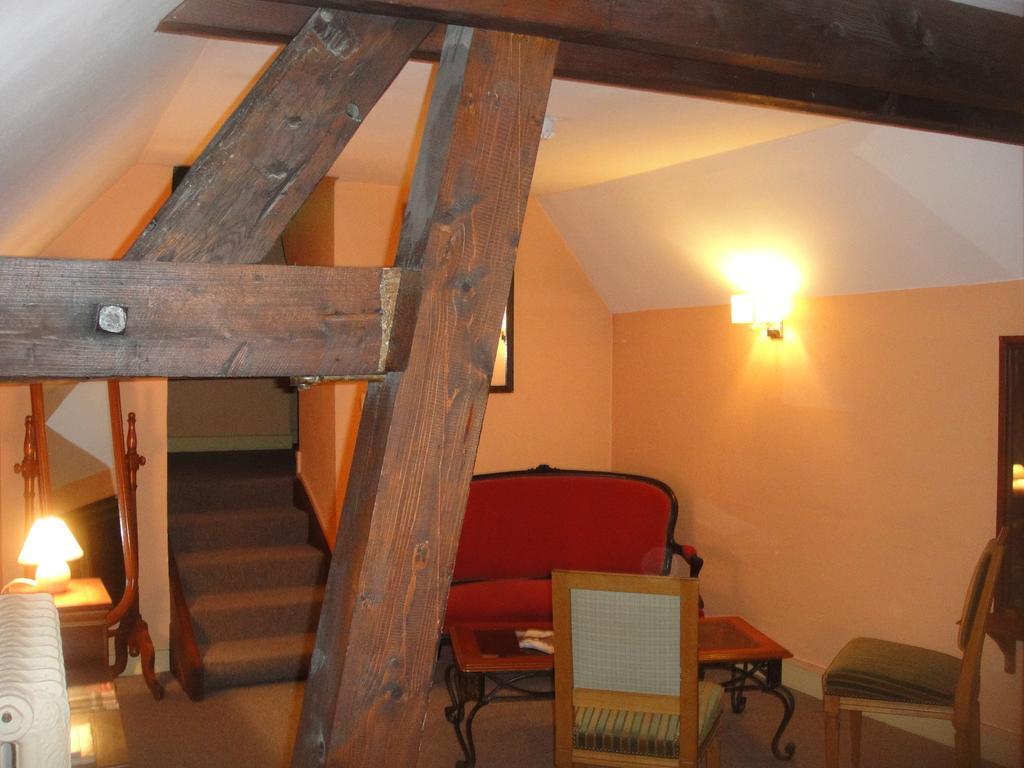 Hotel L' Ecu Montbard Eksteriør bilde