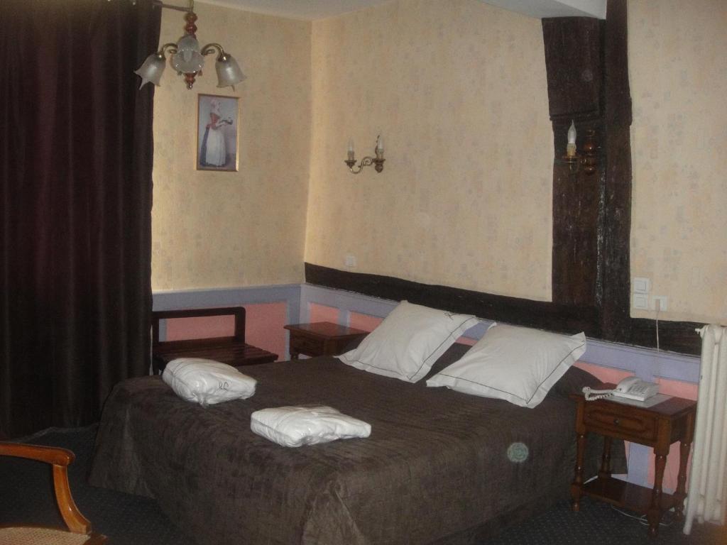 Hotel L' Ecu Montbard Rom bilde