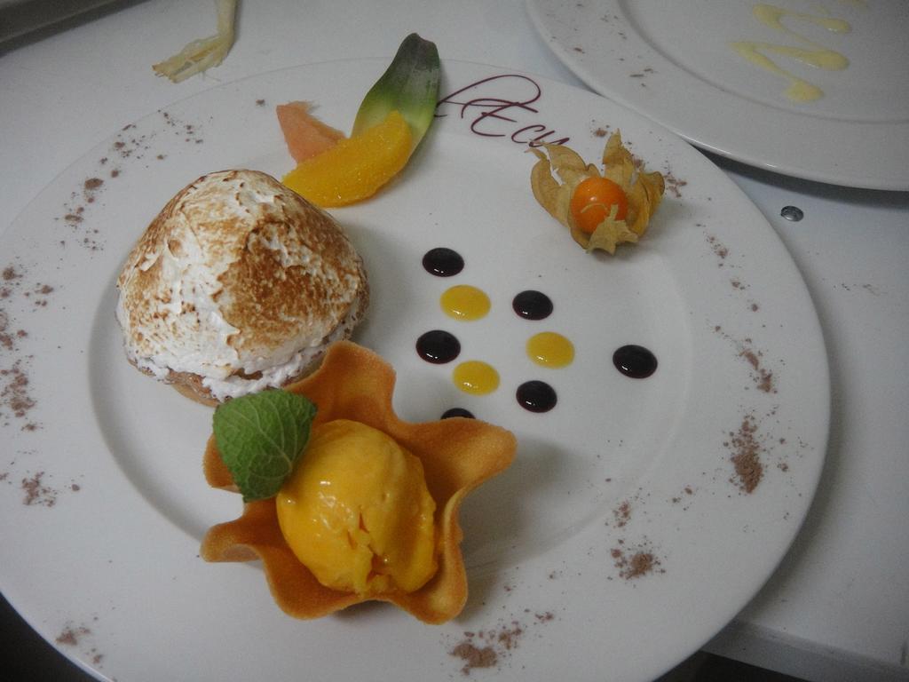 Hotel L' Ecu Montbard Eksteriør bilde